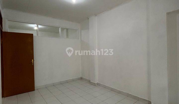 Dijual Disewa Rumah 2 Lantai di Kelapa Gading, Belakang Mall Kelapa Gading Dan Dekat Stasiun Lrt. Cocok Untuk Huni, Mess Karwayan, Kosan 2