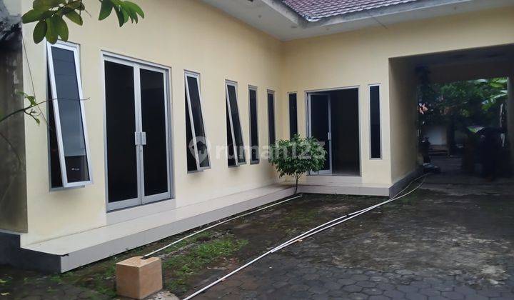 Dijual Rumah Tengah Kota Tepi Jalan Raya Sleman 1