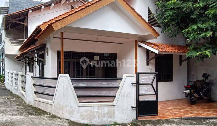 Rumah Dijal Murah Luas, 1,5 Lantai, Cijantung, Jakarta Timur, SHM 1