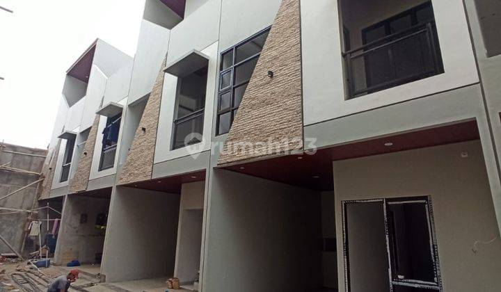 Rumah dijual 3Lt. Jatinegara, Jakarta Timur, Dekat Tol Rawamangun 2