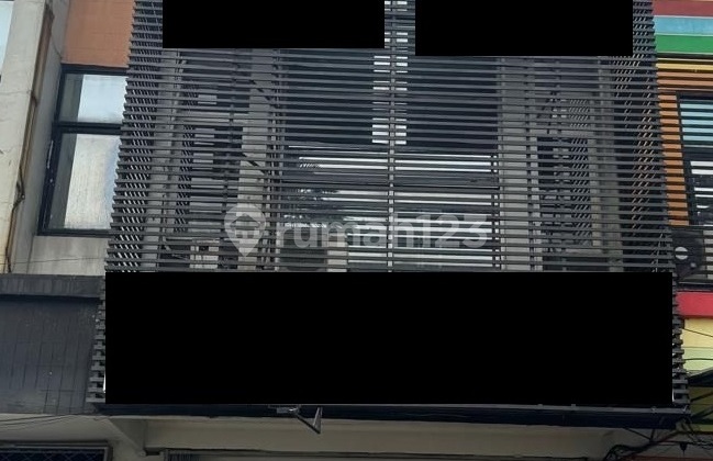 FOR SALE Ready-to-Use Shophouse on Boulevard Gading Serpong FOR SALE Ready-to-Use Shophouse on Boulevard Gading Serpong