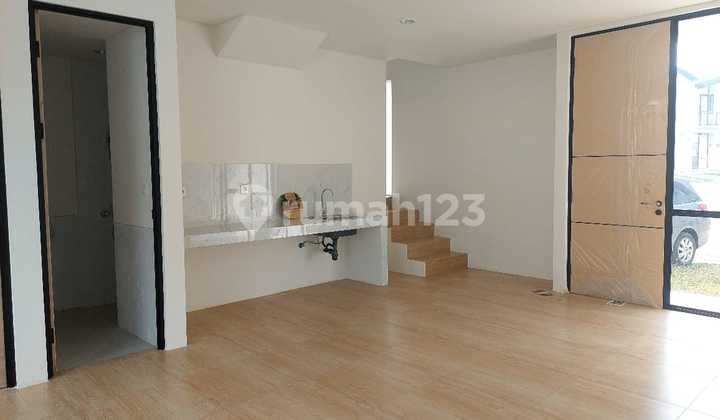 Dijual Rumah Siap Huni di Cendana Lippo Village 2