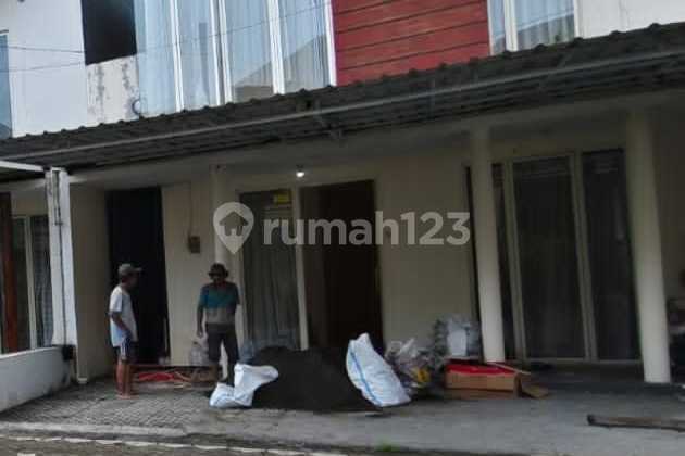 For Sale: Affordable 2-Story Evergreen De Parc House 2