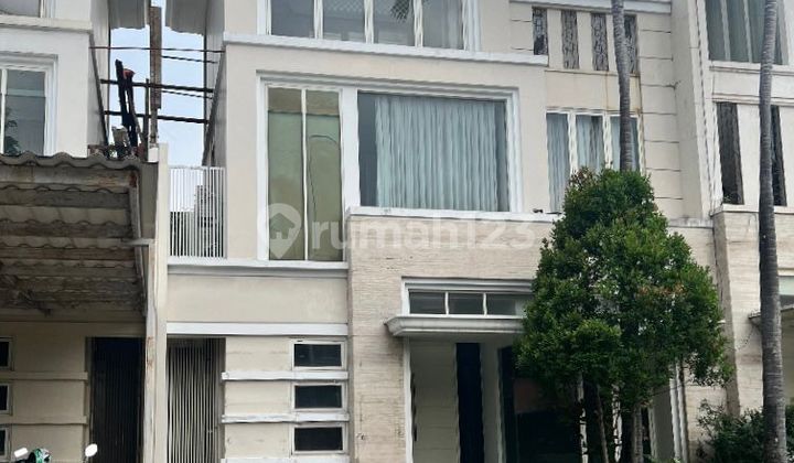 Dijual Rumah 3 Lantai Pakuwon Indah The Mansion Siap Huni  1