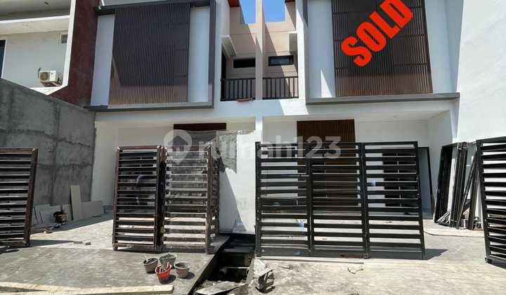 For Sale Brand New 2-Story House in East Sutorejo, Ready to Occupy 1