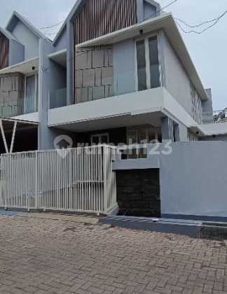 Dijual Rumah Baru Gress Manyar Tirtoyoso 2 Lantai Siap Huni 1