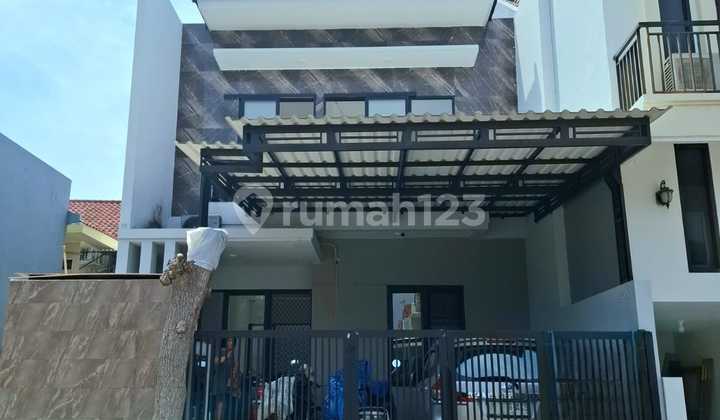 Dijual Rumah Pakuwon City Taman Mutiara 2 Lantai Siap Huni 1