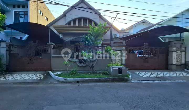 For Sale Well-Maintained Ready-to-Occupy House in Manyar Tirtoyoso 1
