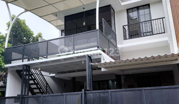 Beautiful Brand New Ready-to-Live House, Strategic Location in Griya Loka BSD