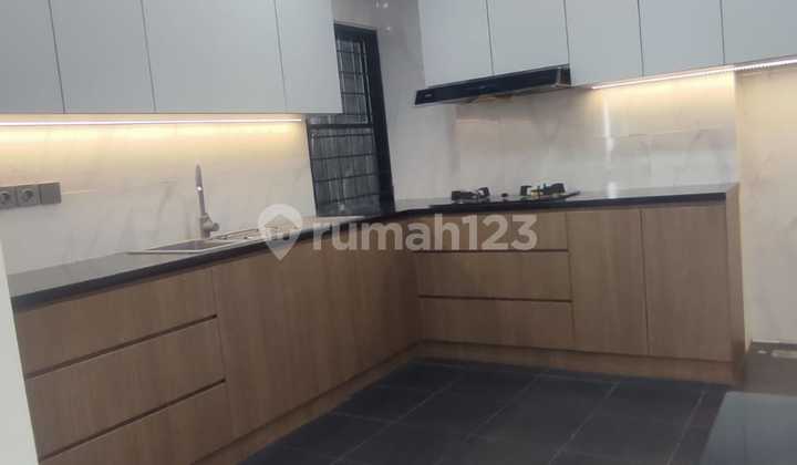 Penthouse 4BR Furnished Siap Huni Kondominium Golf Lippo Karawaci 2