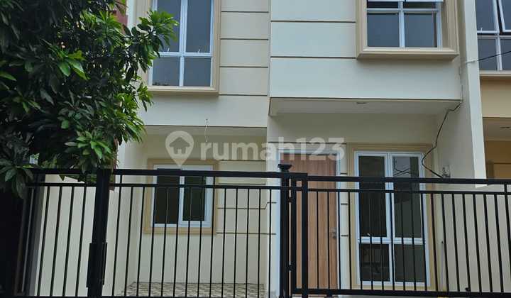 Rumah Cantik 2Lt Hunian Nyaman di Sektor 7A Gading Serpong