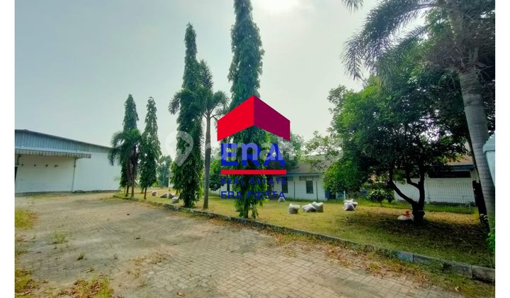 Tanah dan Bangunan Ex Pabrik di Pasar Kemis Row Jalan Luas