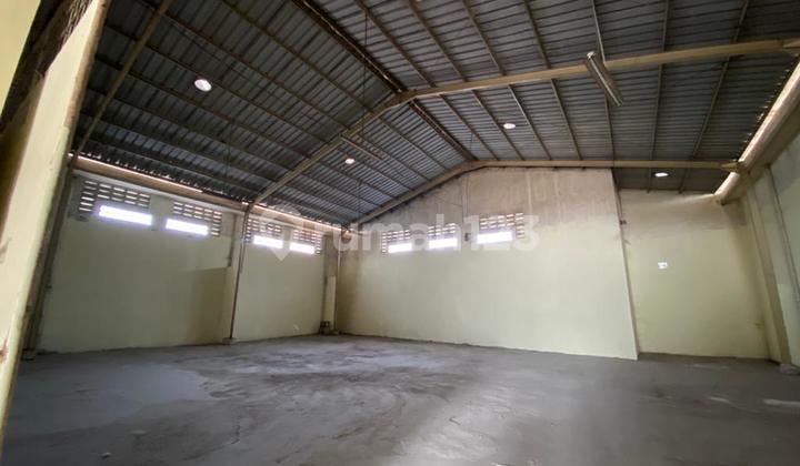 Multi-Purpose Ready-to-Use Warehouse with Wide Road Access in Karawaci