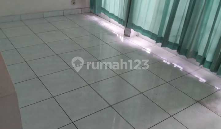 Rumah Bagus Siap Huni Strategis di Taman Himalaya Lippo Karawaci. 2