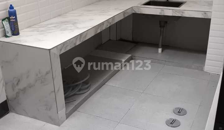 Good Shop 3 Floors Commercial Area The Hive Parc Lippo Karawaci 2