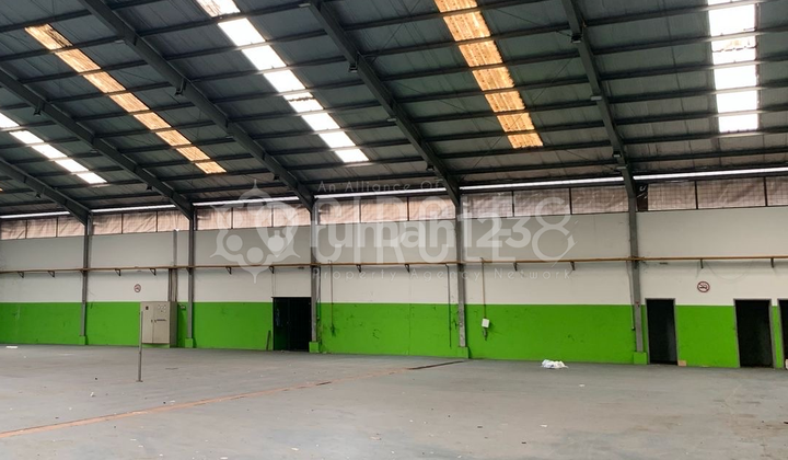 Warehouse Showroom on Pasirluyu South Street, Regol, Bandung City