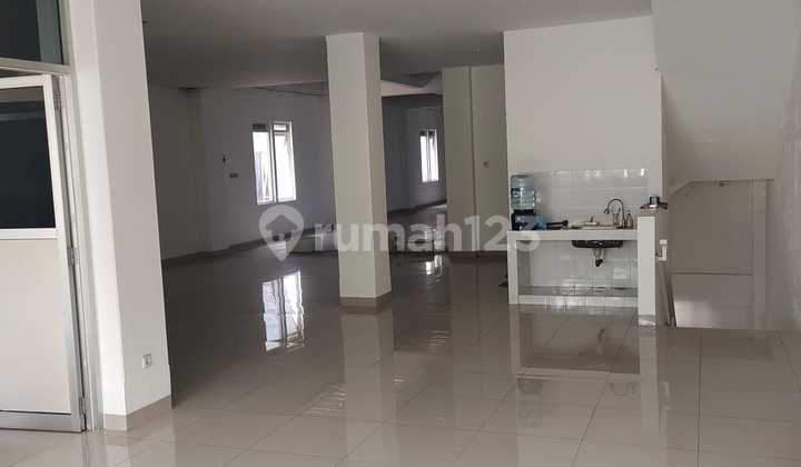 For Rent: Clean Shop House / Warehouse on Jl Raya Soreang Banjaran For Rent: Clean Shop House / Warehouse on Jl Raya Soreang Banjaran