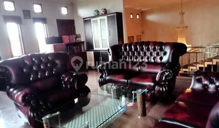 For Rent: Residential House with a Large Yard, Suitable for Home Industry