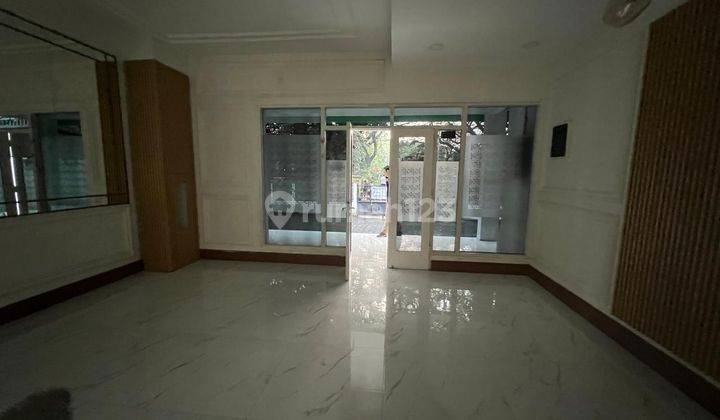 Disewakan Rumah Cocok Untuk Kantor Atau Klinik di Sayap Jl Riau 1
