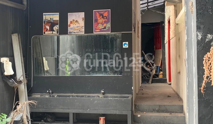 House Available for Commercial Space in Karang Sari, Bandung City. House Available for Commercial Space in Karang Sari, Bandung City.