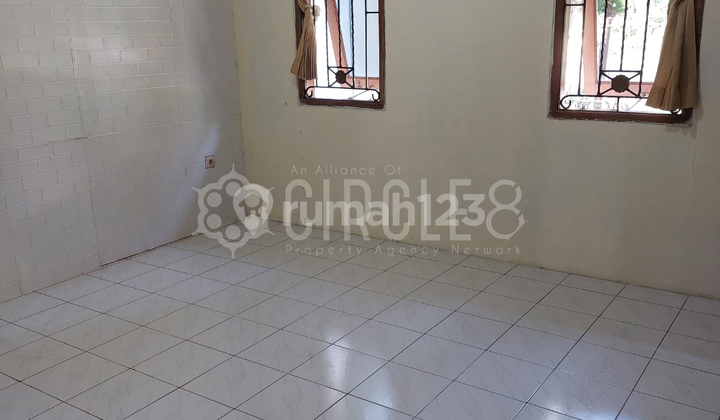 Delicious Inside Out.. House in Setiabudi Regency Bandung 2