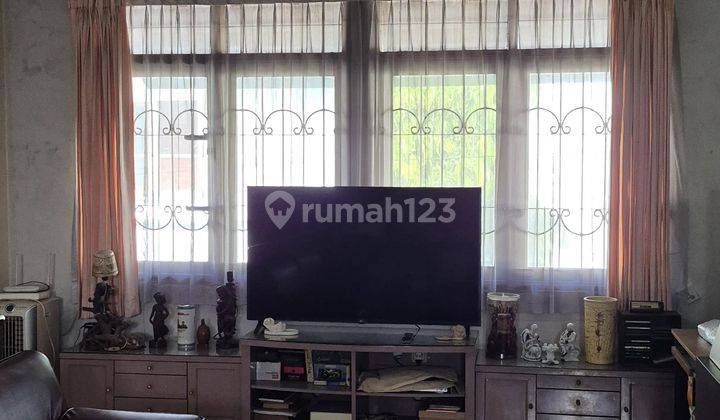 Dijual Rumah Cocok Untuk Tinggal / Kantor Di Jl Leuwisari 2