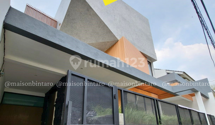 Mewah & Jarang Ada! Rumah 2 Lantai di Sektor 9 - Lengkap dengan Private Swimming Pool (Sp 0128)