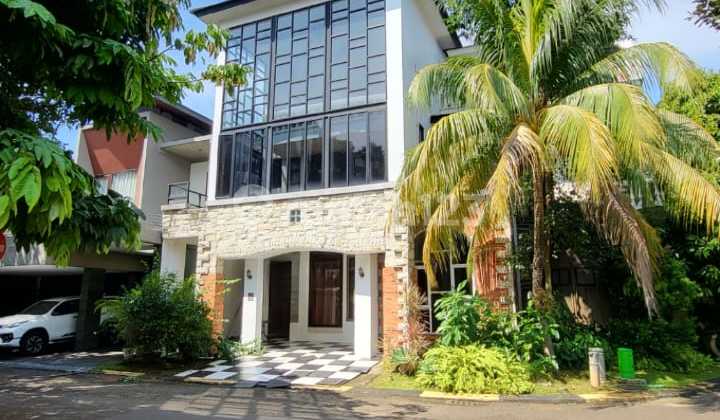 Rare Find! Luxury Spacious Fully Furnished House for Rent in Emerald Bintaro (Sp 0313) Rare Find! Luxury Spacious Fully Furnished House for Rent in Emerald Bintaro (Sp 0313)