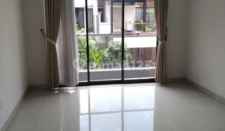 Siap Huni & Lokasi Strategis! Rumah 2 Lantai di Discovery Bintaro - Mini Garden, Full Fasilitas & Surat Sudah SHM (Sp 0161)