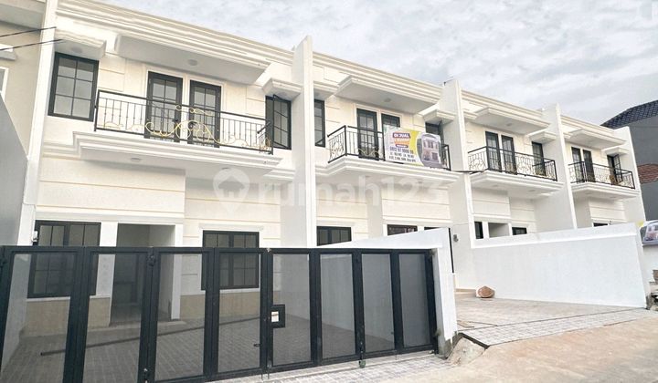 Rumah Eksklusif Di Pondokgede