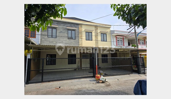 Strategic Location Boarding House Near Campus and Office Activities, Suitable for Boarding in Siwalankerto, Surabaya