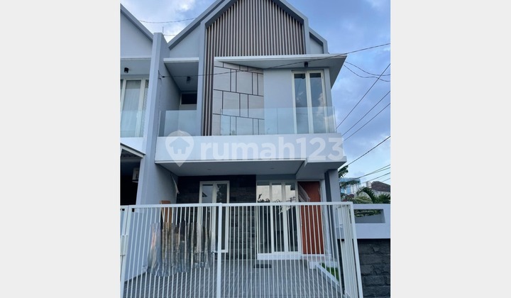 Dekat MERR dan Galaxy Mall, Mewah dan Murah, Rumah Baru di Manyar Surabaya Dekat MERR dan Galaxy Mall, Mewah dan Murah, Rumah Baru di Manyar Surabaya