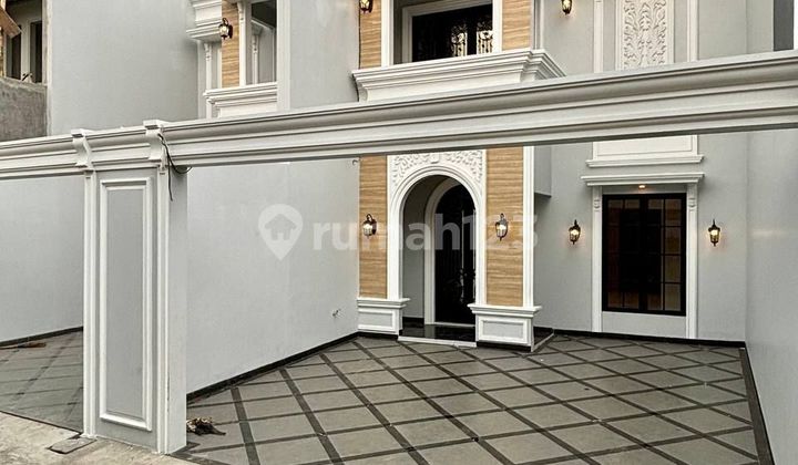 New American Classic House Strategically Located in Jagakarsa Raya, South Jakarta