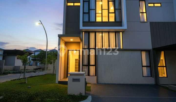Luxury House in Jakarta Garden City, Cakung, East Jakarta