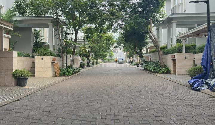 Luxury Ready-to-Occupy House in Lebak Bulus, South Jakarta