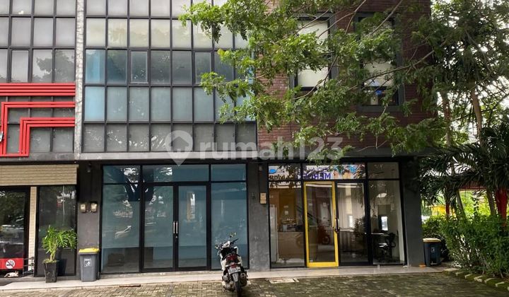 3-Story Shop House in a Strategic and Comfortable Location in Jatibening, Bekasi City. 2