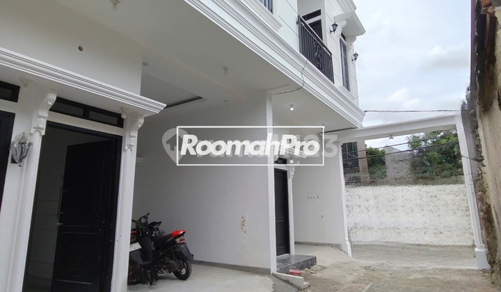 Rumah Baru 3 Lantai Modern Classic di Condet ,Batu Ampar - Jakarta Timur