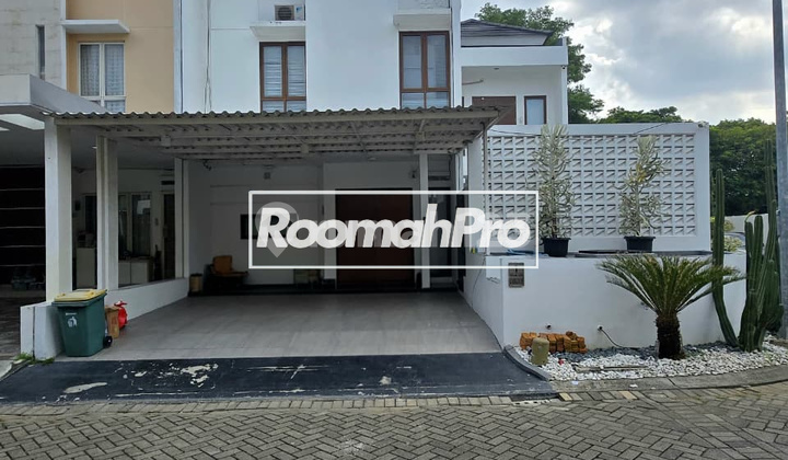 Rumah Modern Minimalis dengan Kolam Renang Pribadi Posisi Hook One Gate System Rumah Modern Minimalis dengan Kolam Renang Pribadi Posisi Hook One Gate System