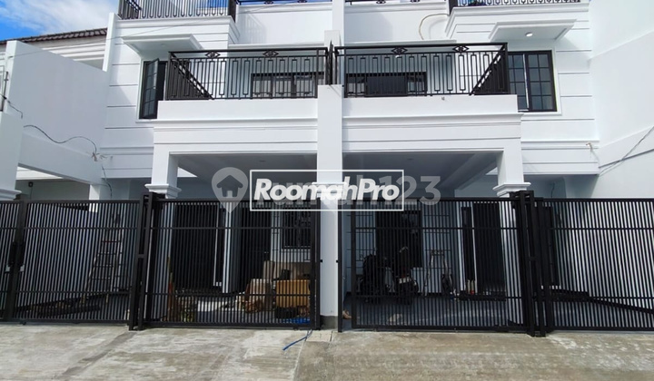 New House Classic Design in DKI Plot Complex, Pondok Kelapa, East Jakarta New House Classic Design in DKI Plot Complex, Pondok Kelapa, East Jakarta