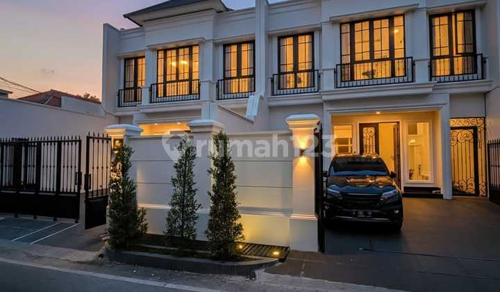 Rumah Baru American Classic di Cempaka Putih Jakarta Pusat Rumah Baru American Classic di Cempaka Putih Jakarta Pusat