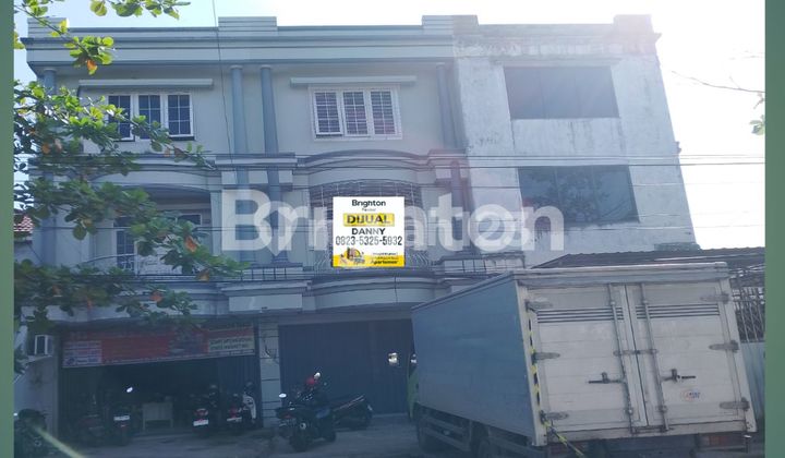 ruko 3 lantai dijual strategis di tengah kota 1