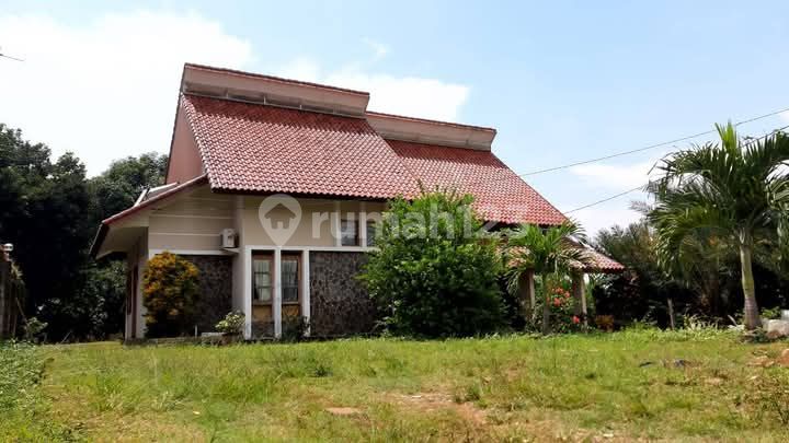 Rumah Rasa Villa on Main Road Wanayasa Purwakarta For Sale Cheap