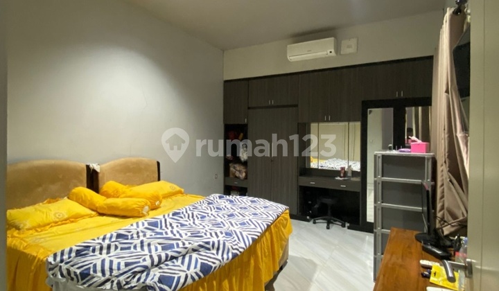 House for Sale in Royal Paka Housing Complex, G. Anyar 2