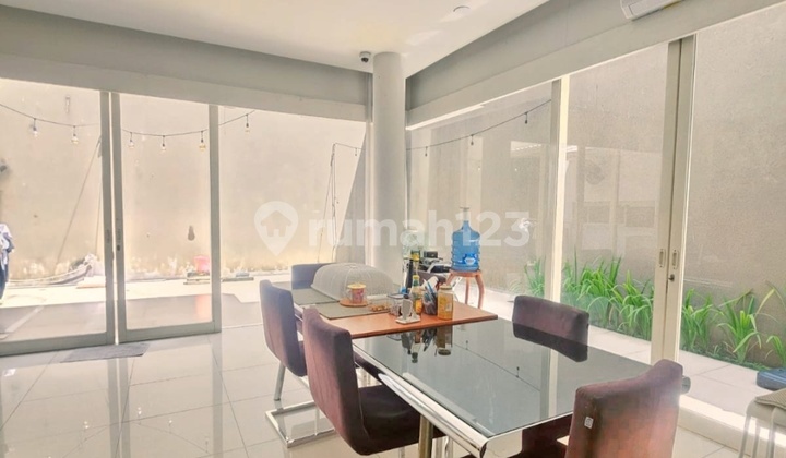 Rumah Dijual Perum. Dian Istana Surabaya Barat 2