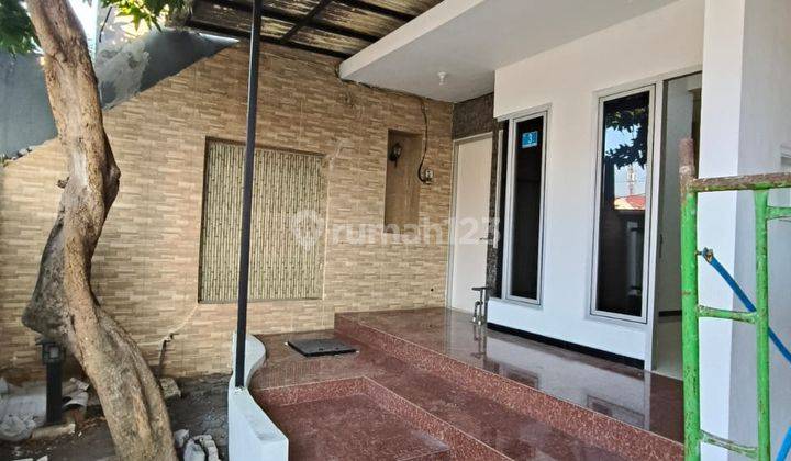 Disewakan Rumah Mewah Barata Jaya VI Harga Terjangkau 1