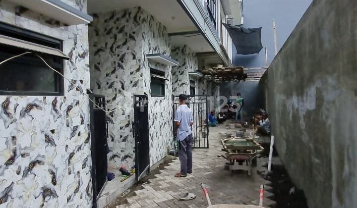 Rent New 2-Story House for Rent in Lebak Arum.