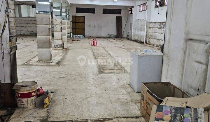 Disewakan Ruko Raya Dharmahusada Ex Toserba 1