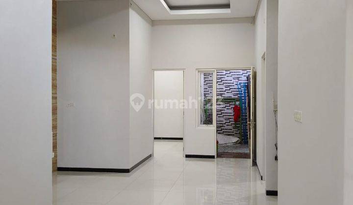 Disewakan Rumah Mewah Barata Jaya VI Harga Terjangkau 2