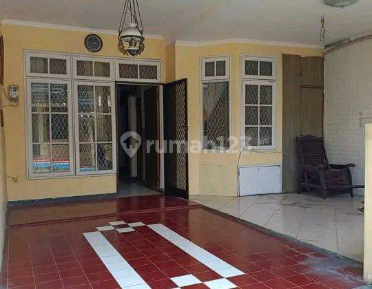 Rumah 2 Lantai Dijual Lokasi Strategis Siap Huni Akses Luas 2