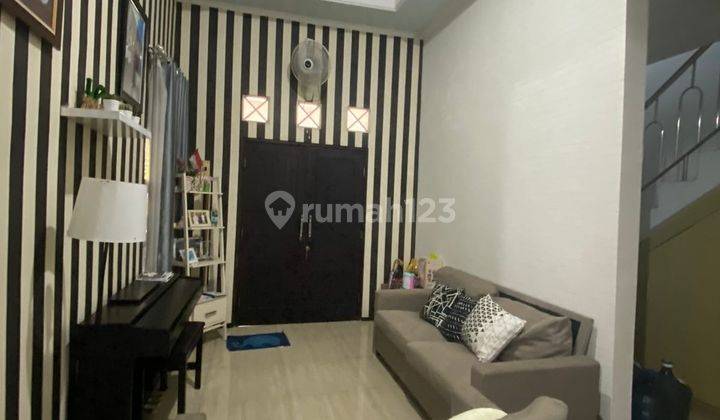 Dijual Rumah Siap Huni Carport Luas Semi Furnished 2